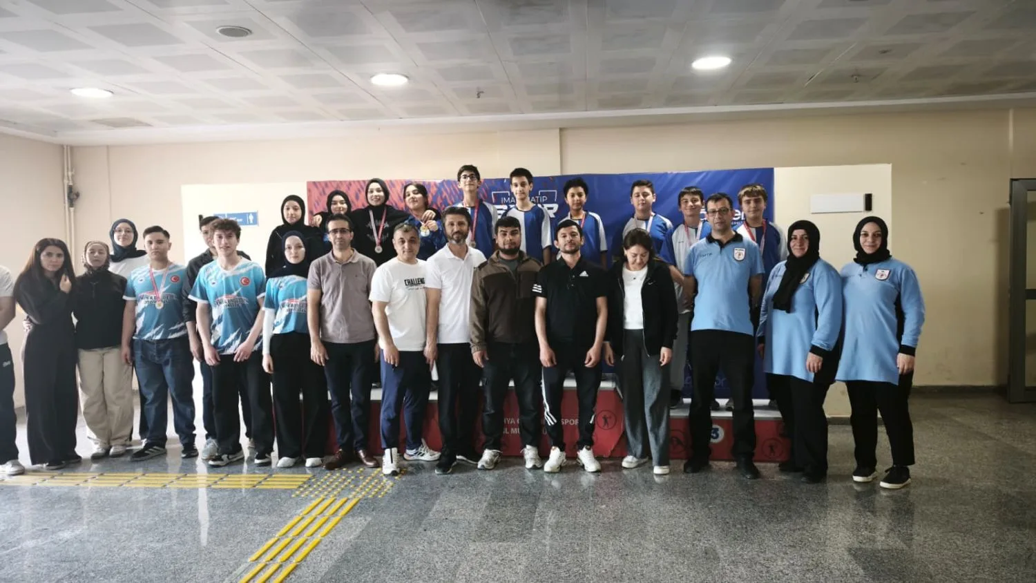 İmam - Hatip Spor Oyunları Yeni Spor Salonunda Yapıldı.