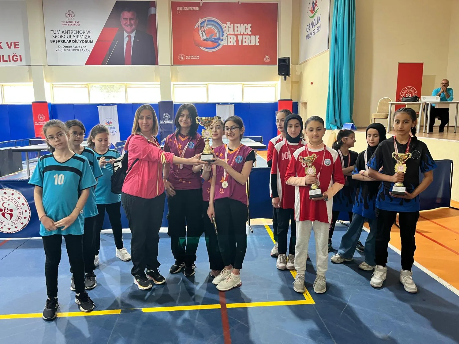 4-5 Nisan Okul Sporları Küçükler Masa Tenisi Müsabakaları Yapıldı.