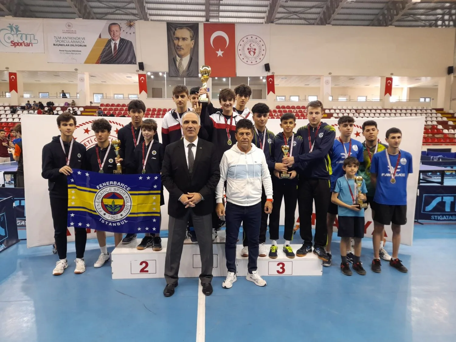 Gençlerde Kupalar Sahiplerini Buldu.