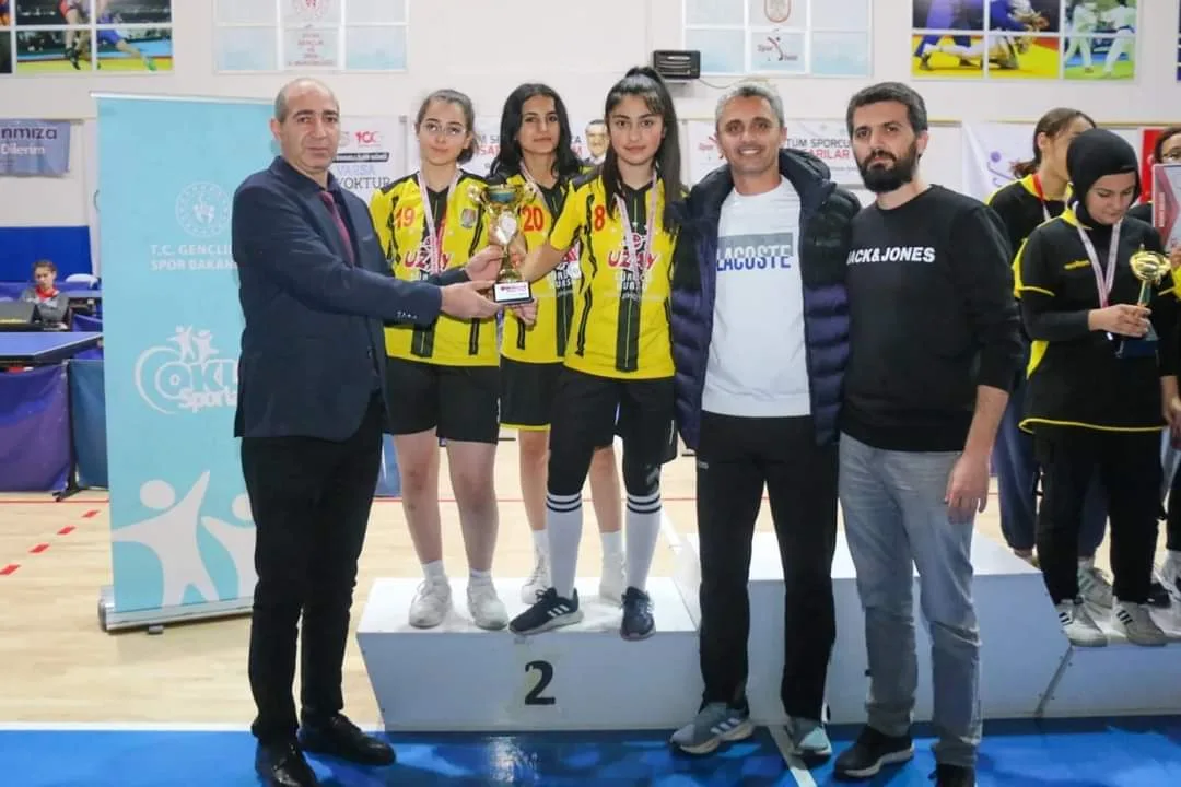 6/7/8 Aralık 2023 Liseli Gençler Masa Tenisi Genç Erkekler ve Kızlar Masa Tenisi Müsabakaları